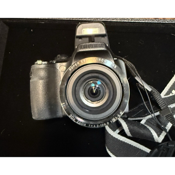 Fujifilm FinePix SL300 Digital Camera 14MP 30x Zoom w/ Accessories & SD Card - Picture 14 of 16